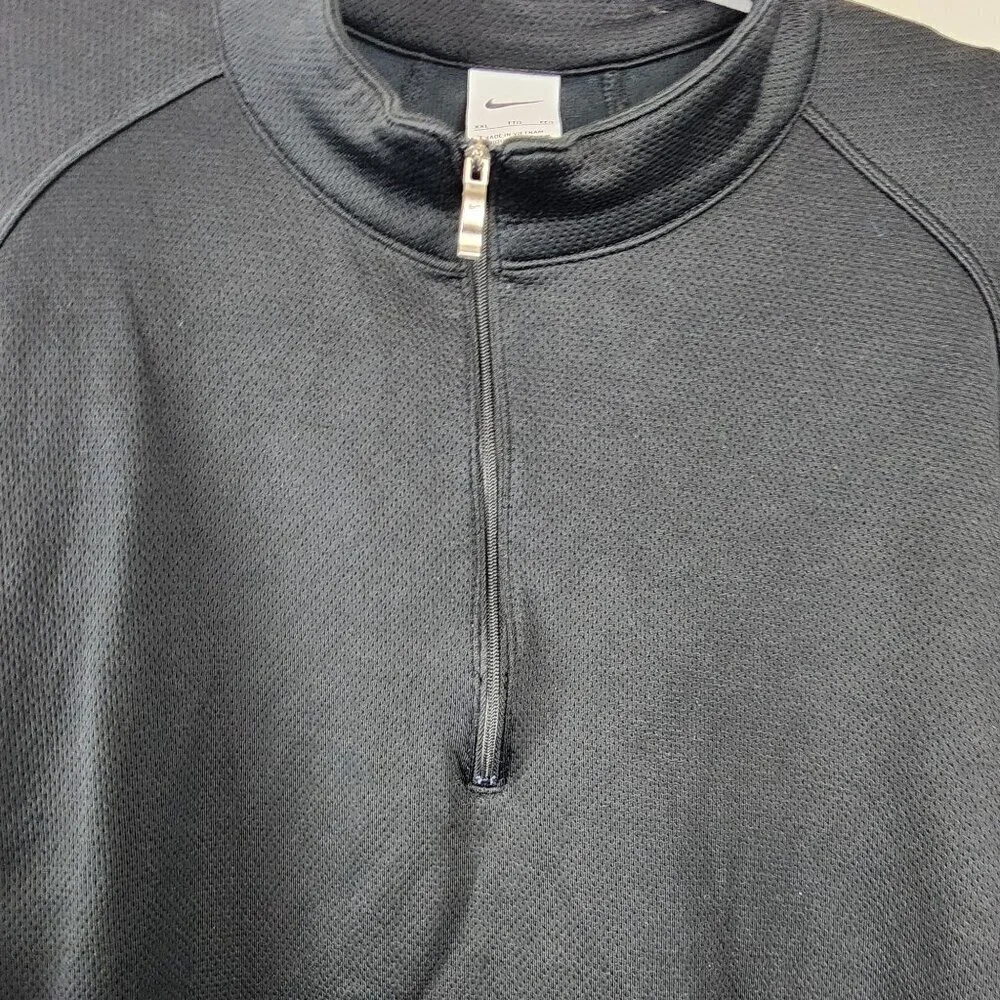 Nike men sz  XXL black half zip long sleeve activewear top